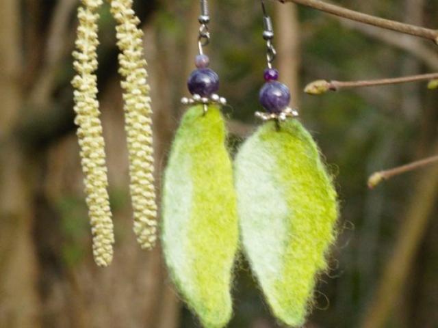 Boucles d'oreille en feutré coloré